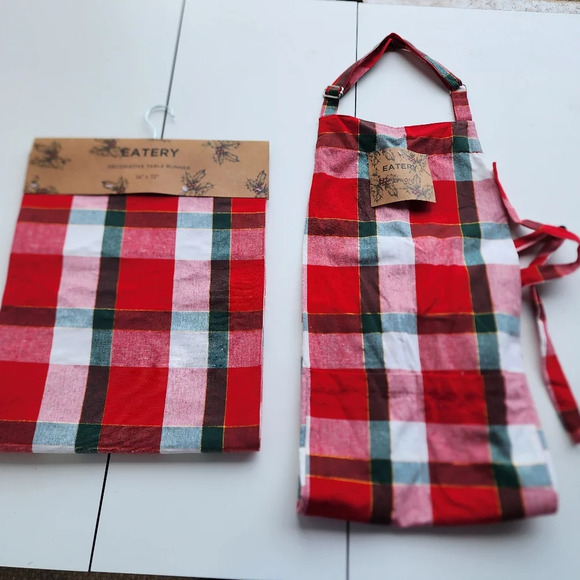 NWT Set Of 2 Red Green Plaid Christmas Table Runner 14"×72" + Apron Gift - Picture 1 of 9